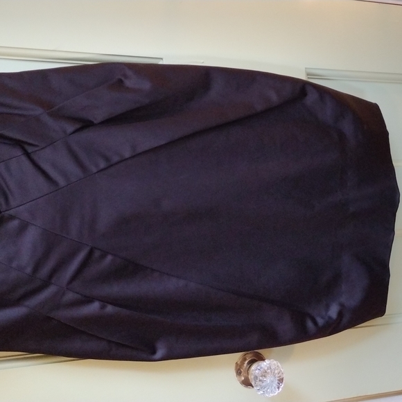 Women's Max Azria blk satin sleeveless cocktail evening size 4 sheath lbd dress - Picture 5 of 14